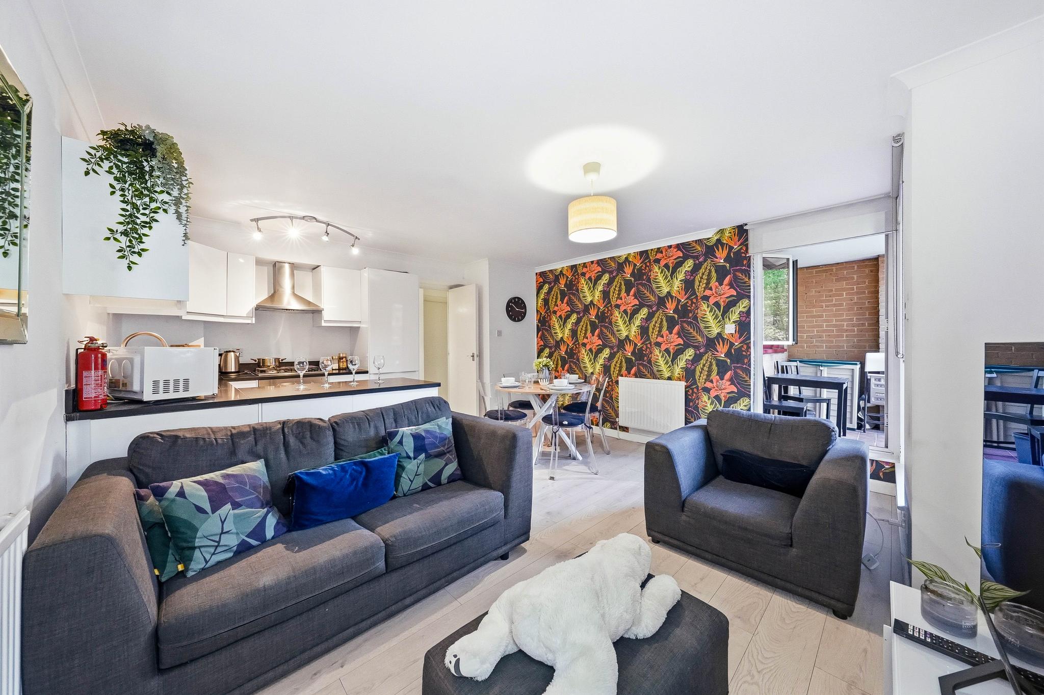 Tower Bridge King Bed En-suite w/Parking & Balcony5